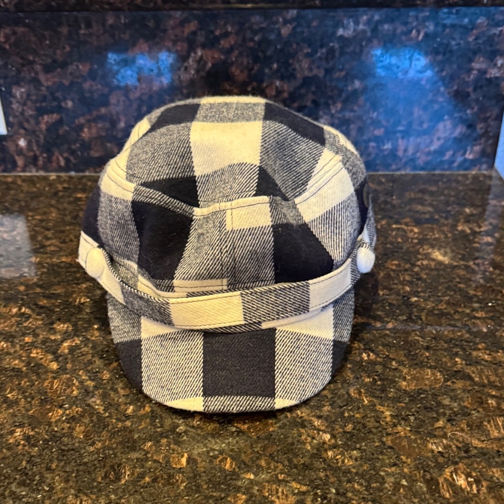 D&Y Black and White Plaid Hat